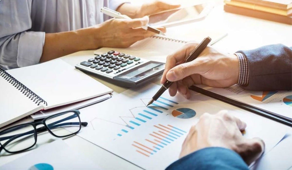 Ensuring business growth while maintaining financial transparency
